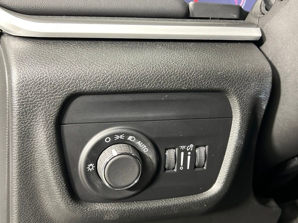 Used 2023 Jeep Grand Cherokee Altitude image 23