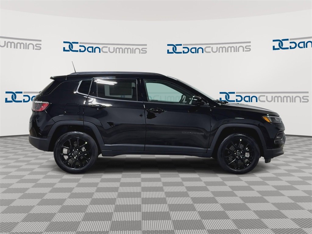 New 2026 Jeep Compass Latitude image 2