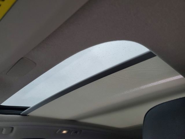 Used 2025 Volvo XC40 B5 Core image 19