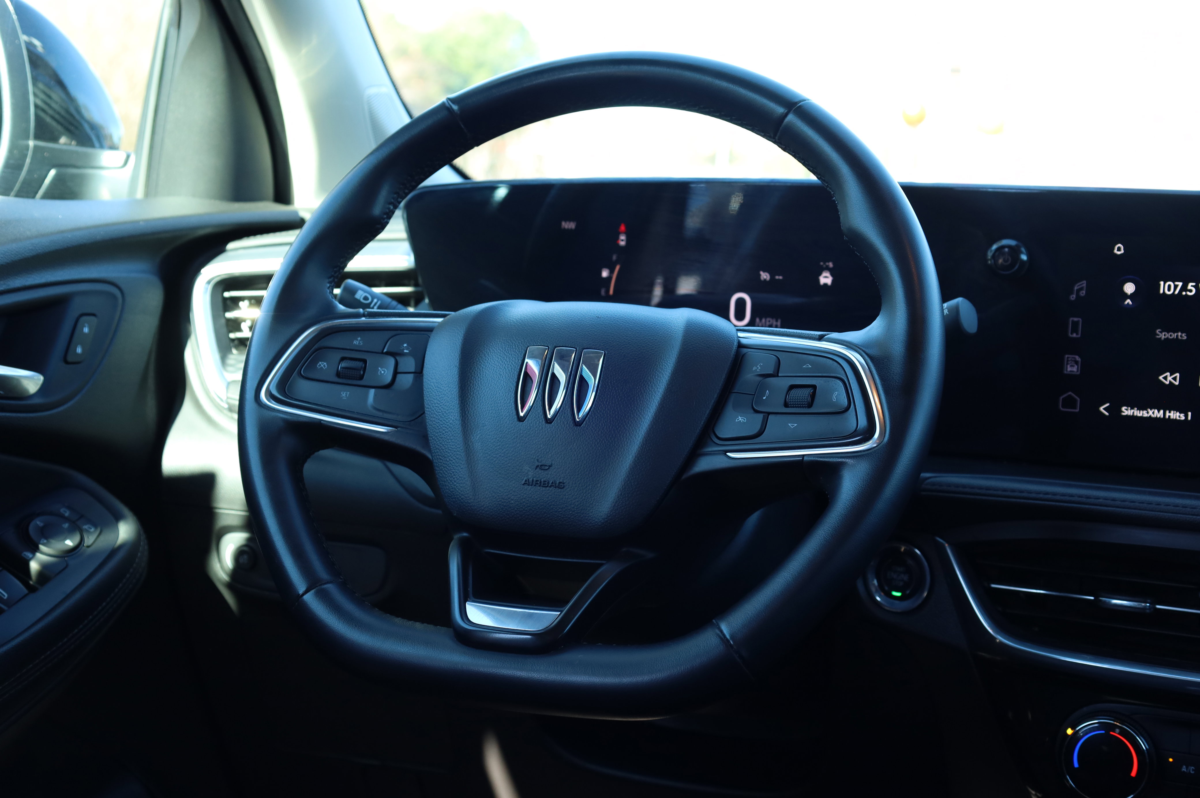 Used 2024 Buick Encore GX Sport Touring image 9