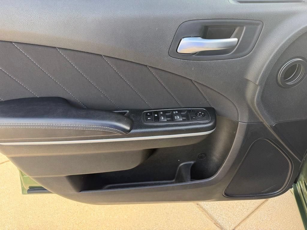 Used 2023 Dodge Charger SXT RWD image 12
