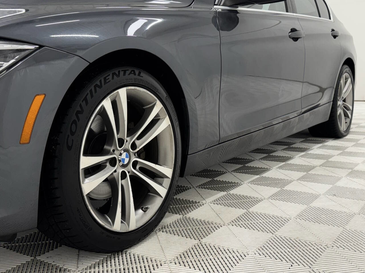 Used 2017 BMW 330i Sedan image 33