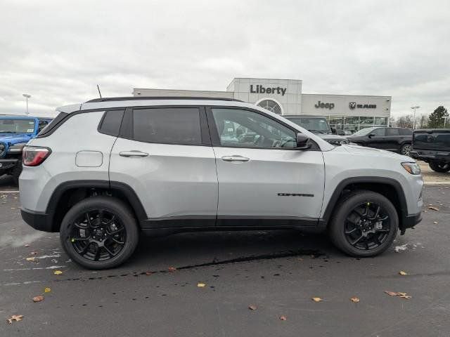 New 2026 Jeep Compass Latitude AWD/4WD image 2