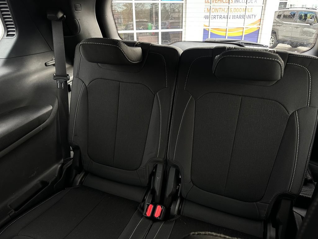 Used 2024 Jeep Grand Cherokee L Laredo AWD/4WD image 32