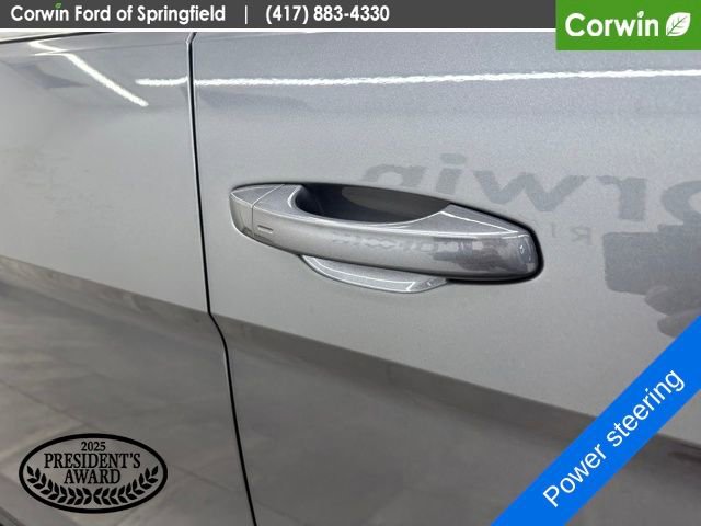 Used 2025 Volkswagen Atlas Cross Sport SE AWD/4WD image 8