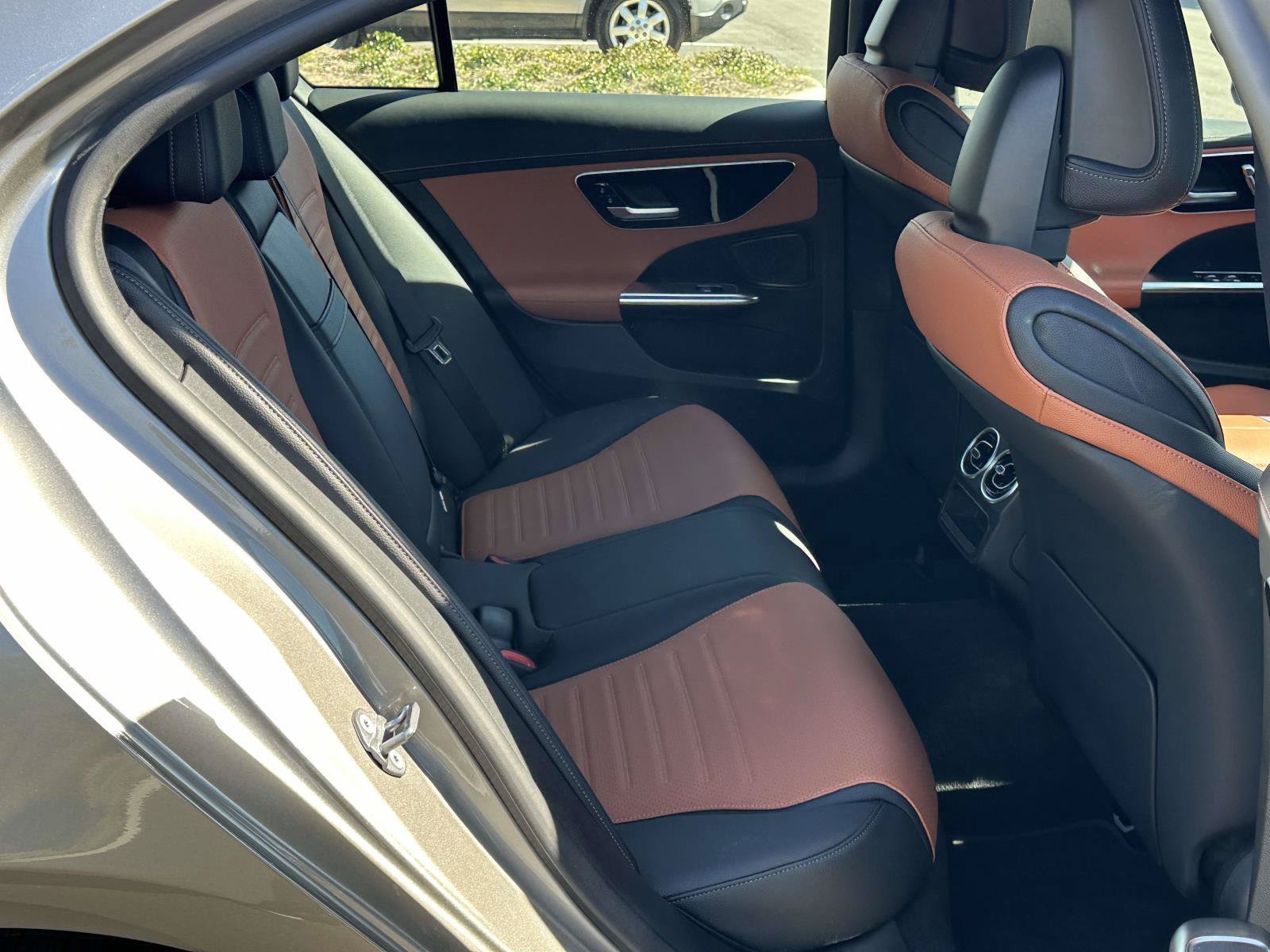 Used 2023 Mercedes-Benz C 300 4MATIC Sedan image 8