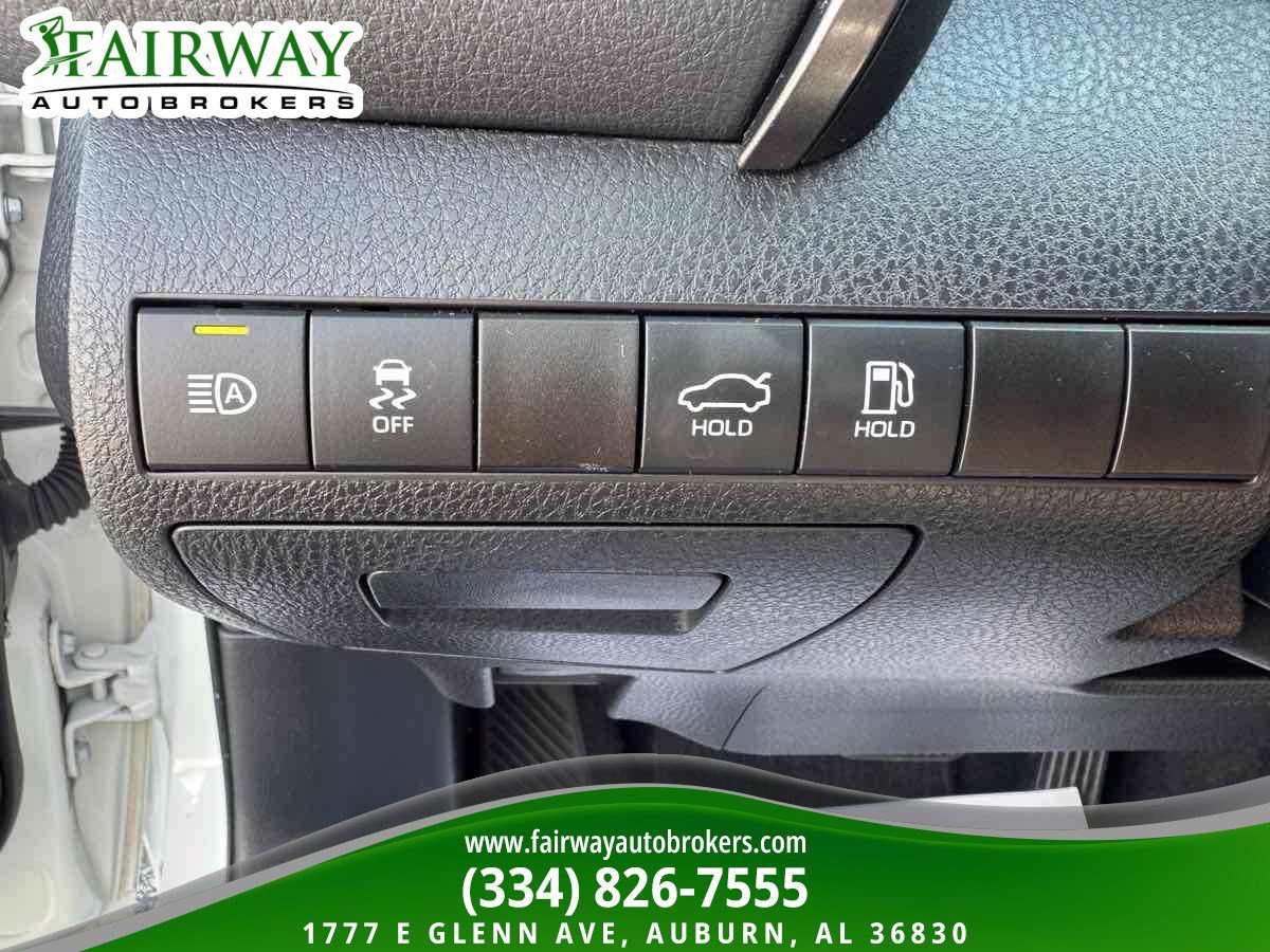 Used 2022 Toyota Camry XLE FWD image 17