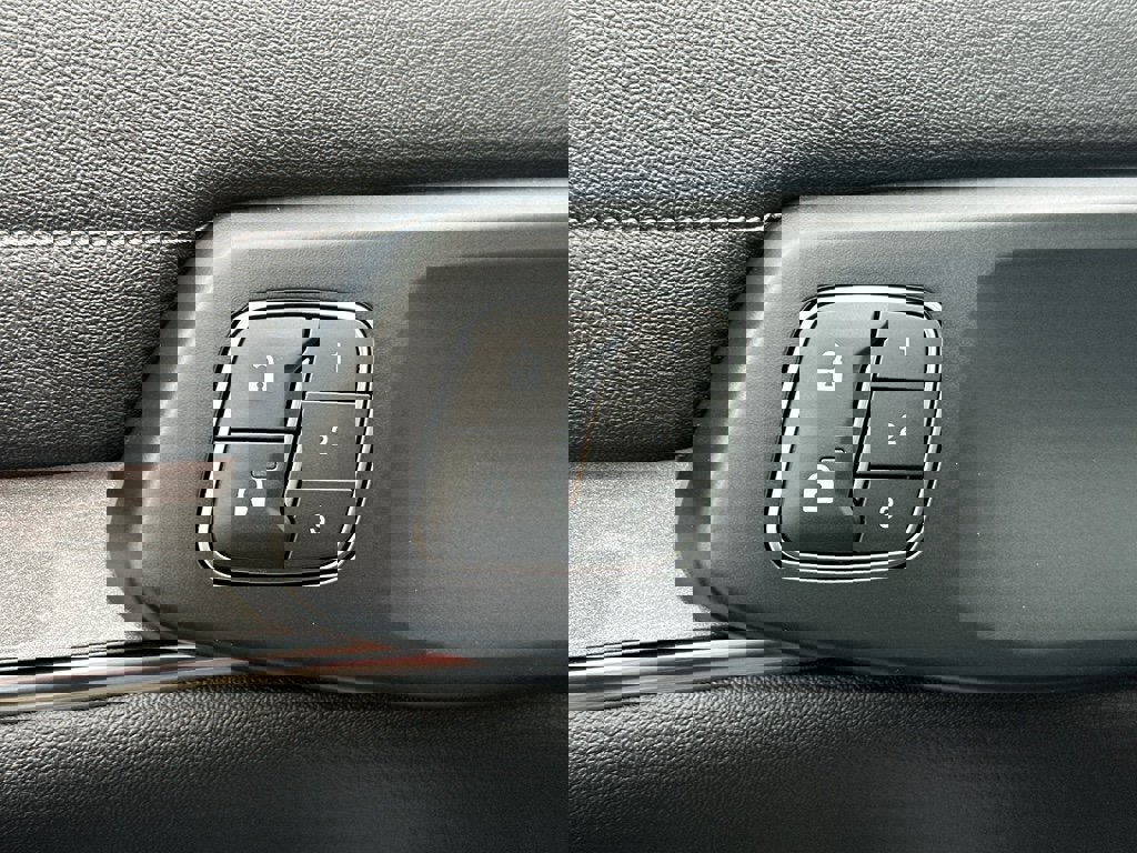 New 2025 Ford Ranger Lariat w/ Chrome Accent Package image 12