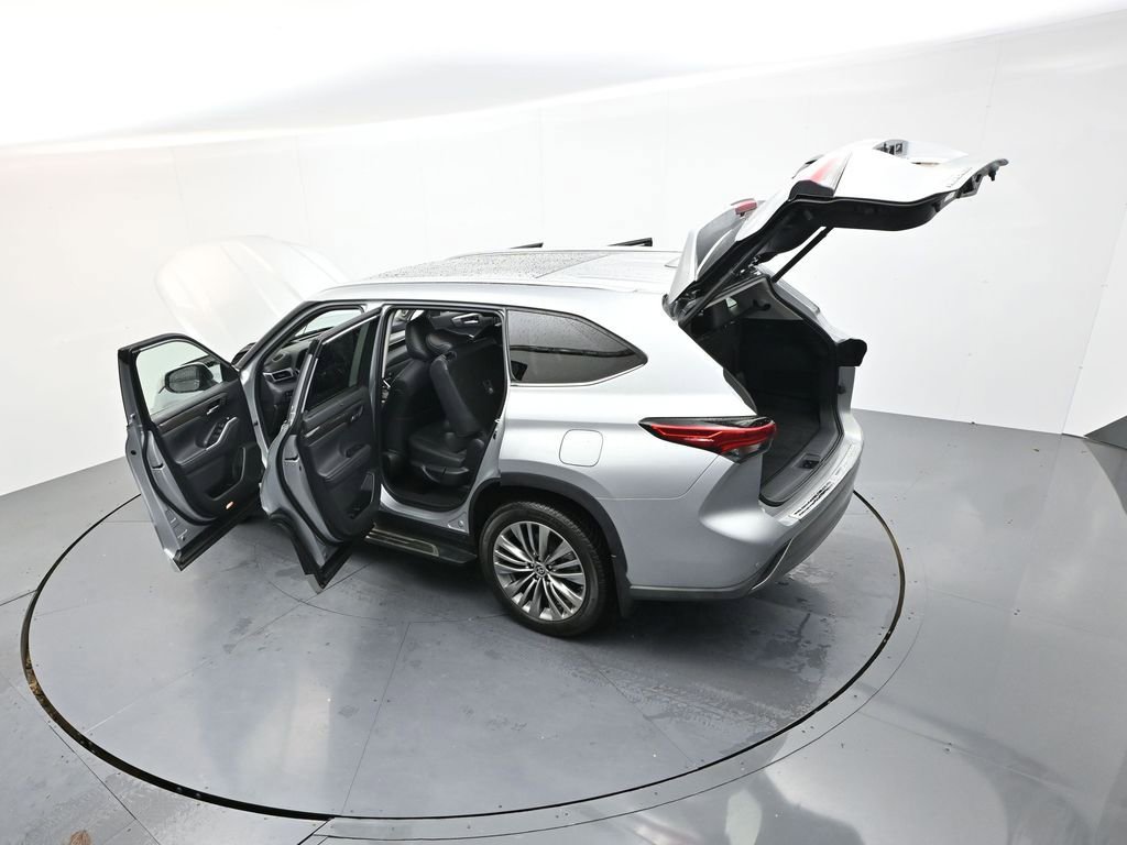Used 2020 Toyota Highlander Platinum image 41