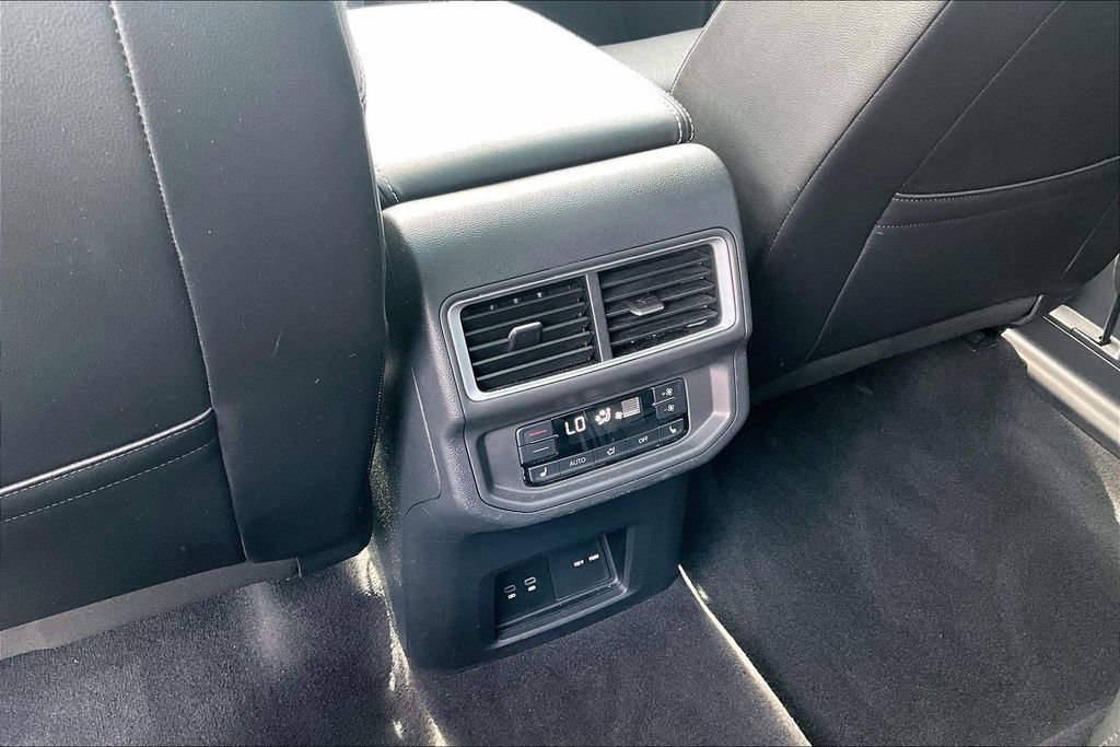 Used 2024 Volkswagen Atlas SEL Premium R-Line AWD/4WD image 10
