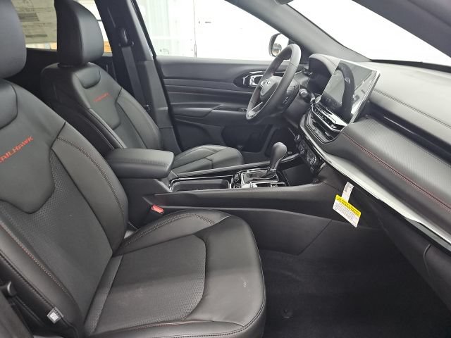 New 2026 Jeep Compass Trailhawk w/ Sun, Sound & Navigation Group AWD/4WD image 12