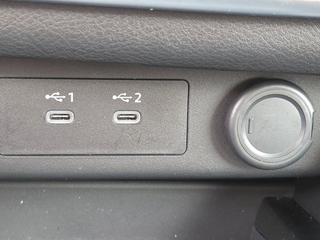 Used 2025 Nissan Rogue SV image 12