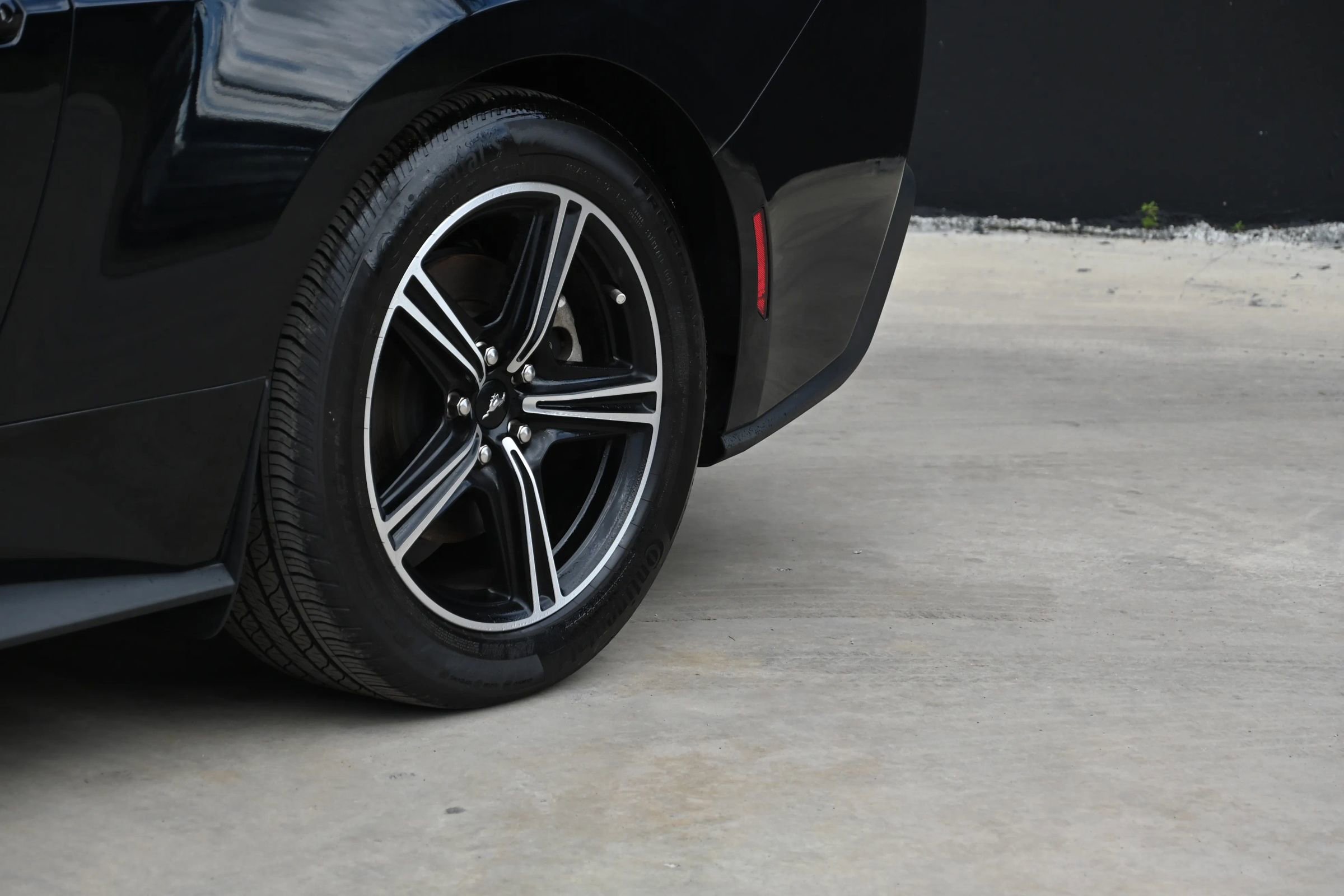 Used 2024 Ford Mustang Coupe image 11