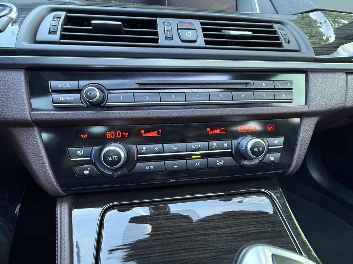 Used 2015 BMW 528i Sedan image 18