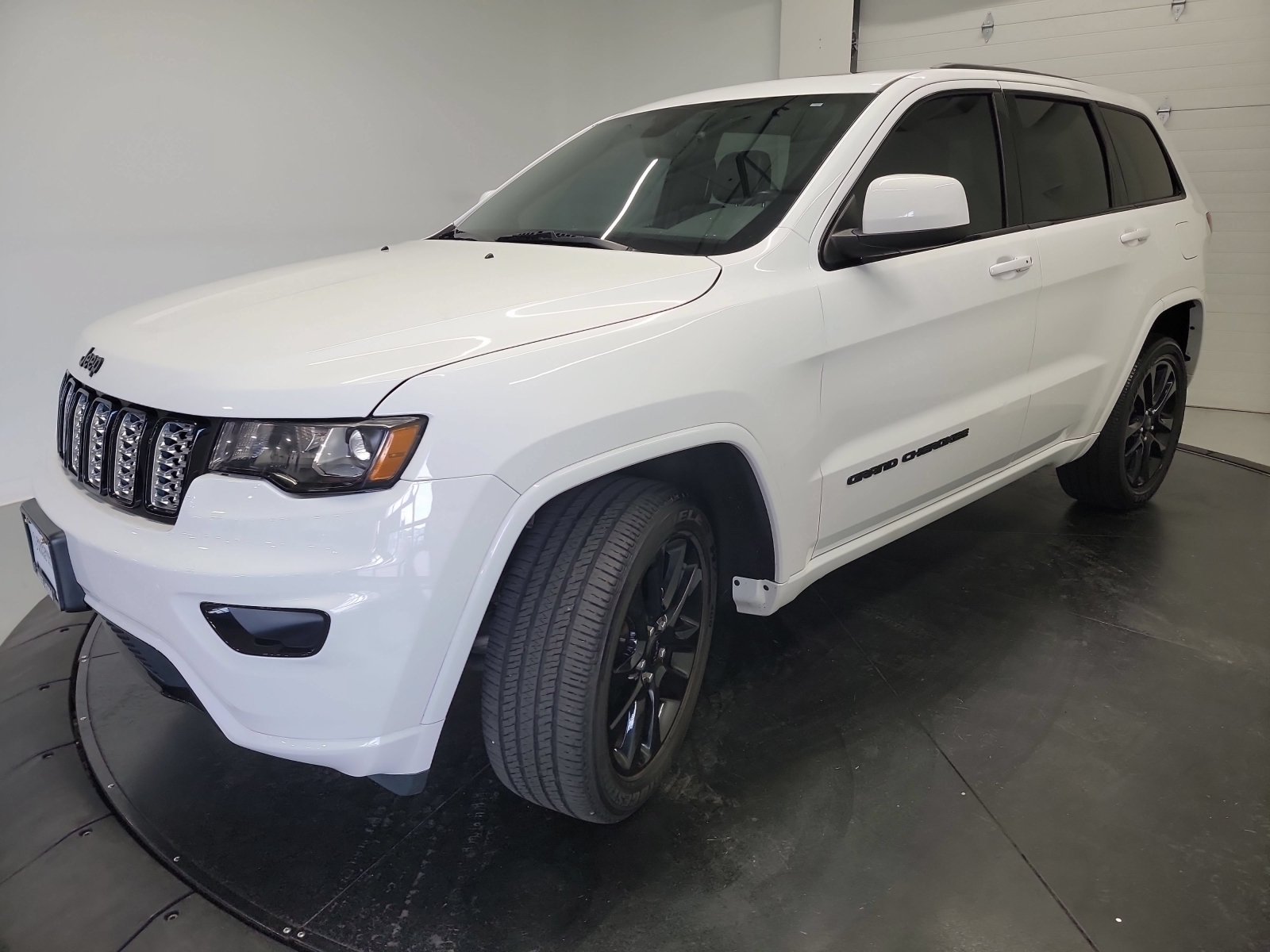 Used 2020 Jeep Grand Cherokee Altitude AWD/4WD video 3