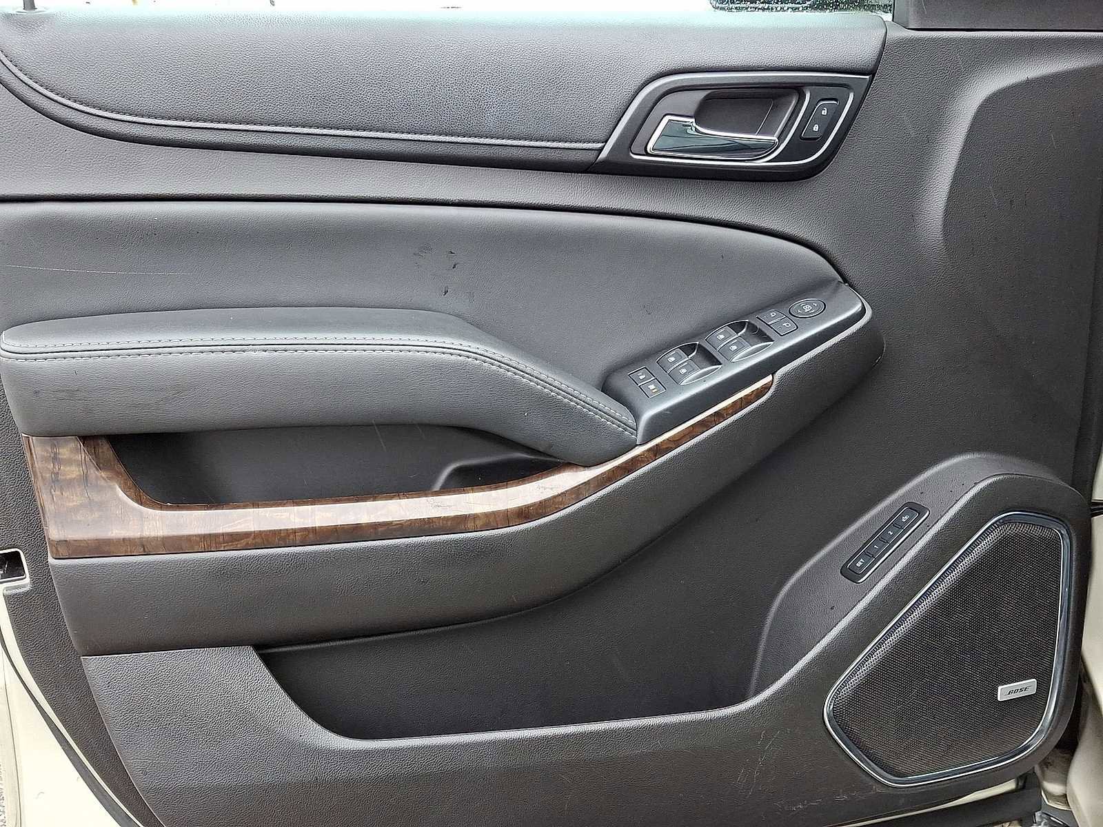 Used 2017 Chevrolet Suburban LT image 26