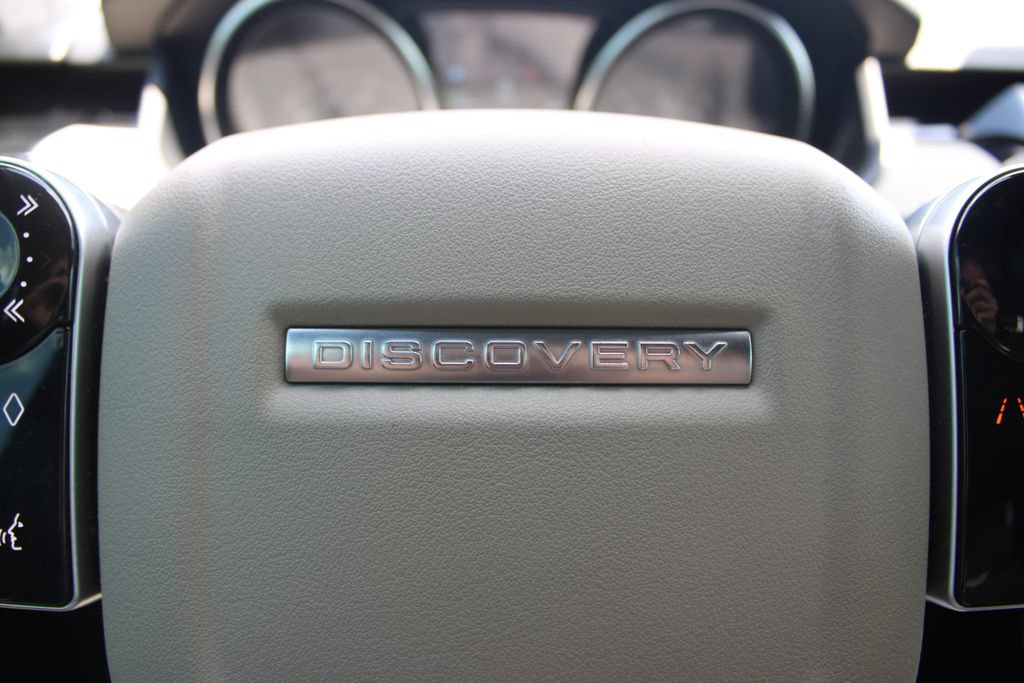 Used 2019 Land Rover Discovery SE AWD/4WD image 22