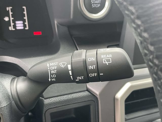 Used 2025 Toyota 4Runner SR5 AWD/4WD image 38