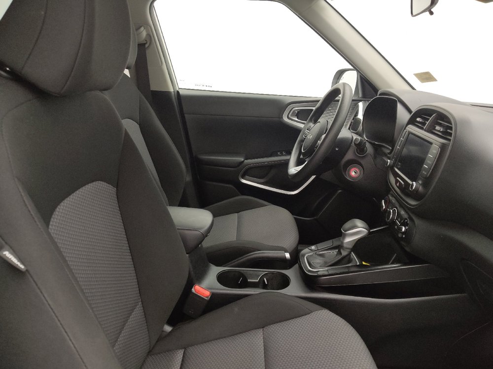 Used 2023 Kia Soul LX w/ LX Technology Package image 21