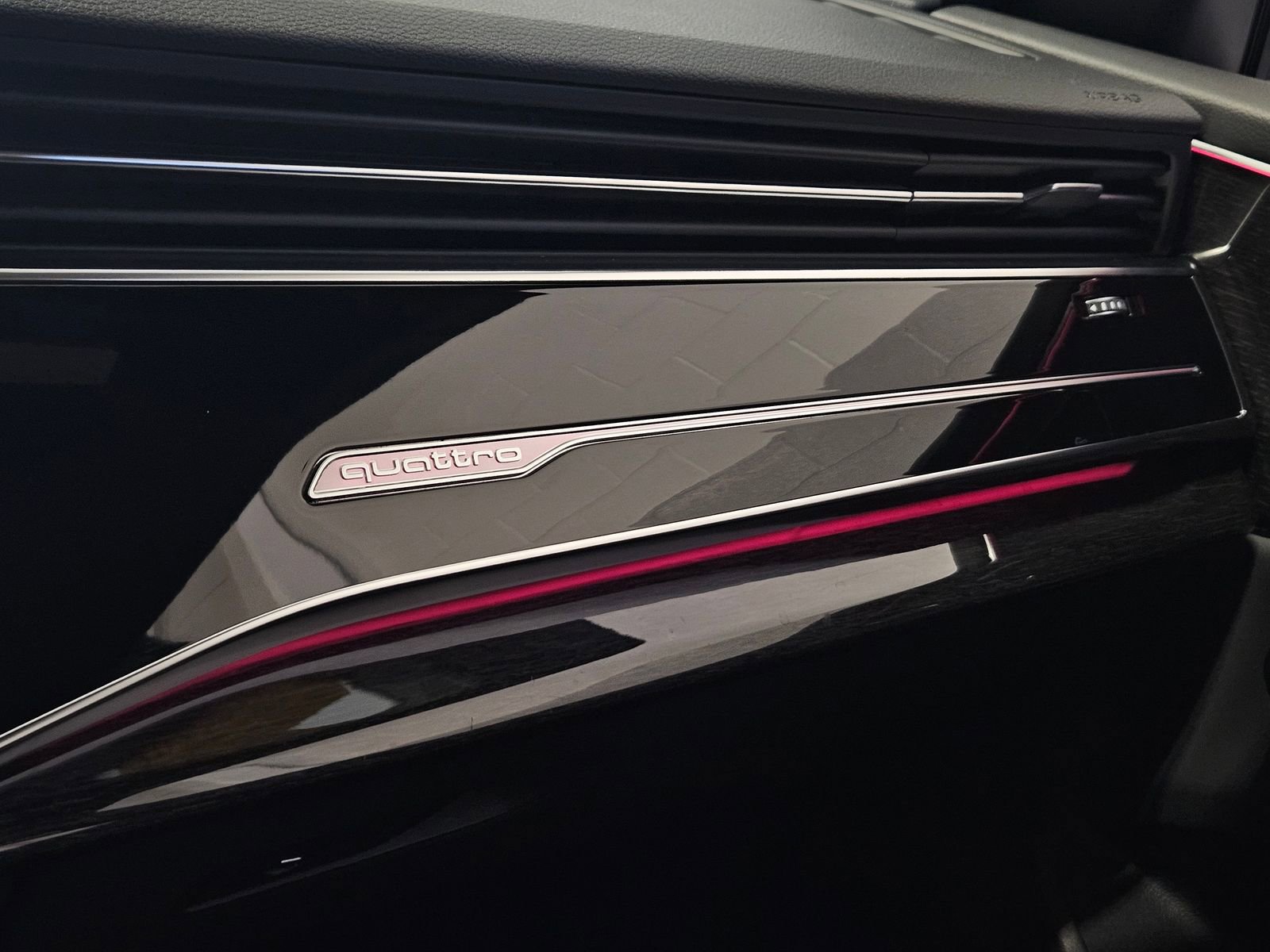 Used 2021 Audi Q8 Premium Plus image 31