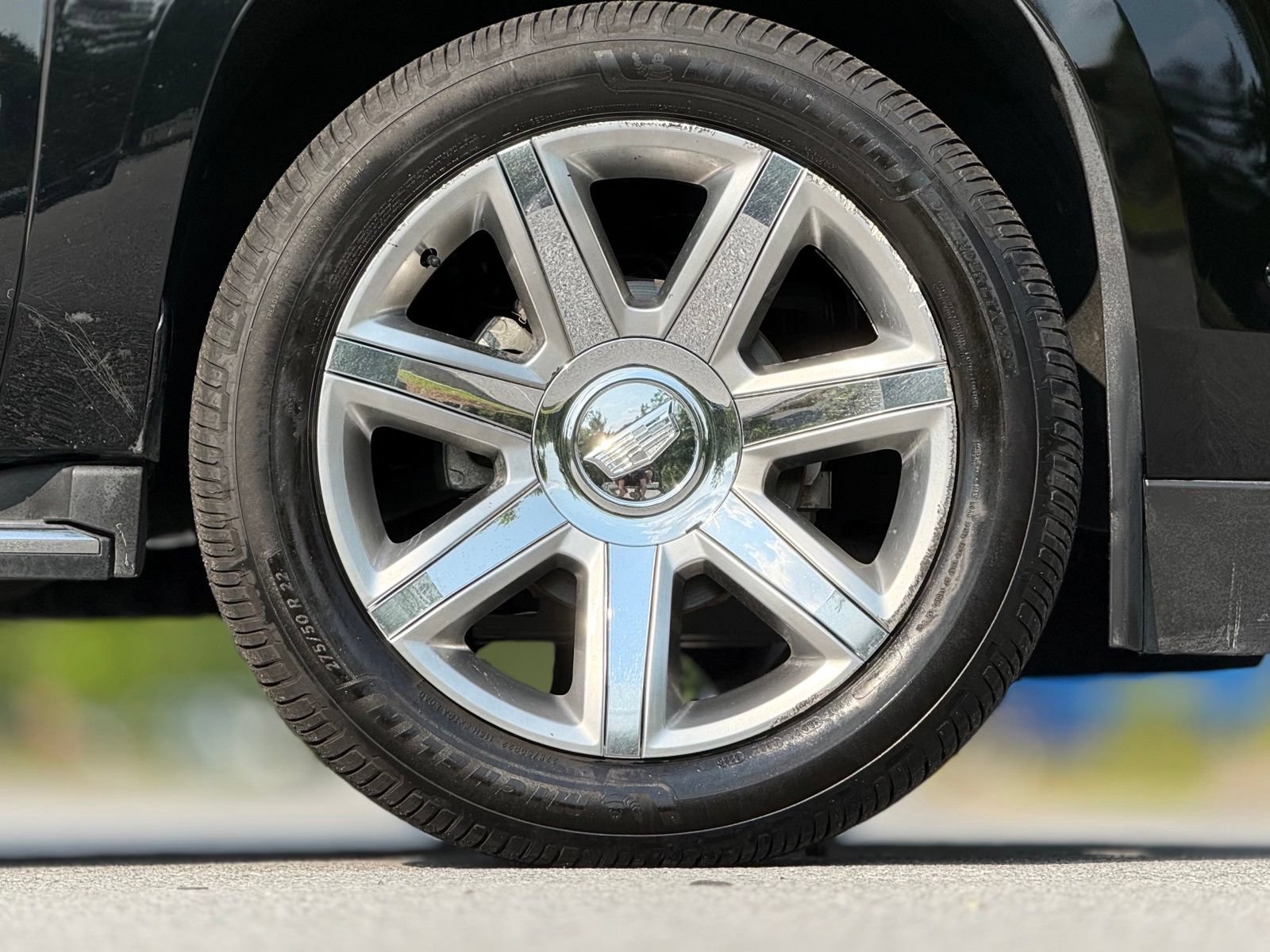 Used 2018 Cadillac Escalade Premium Luxury RWD image 21