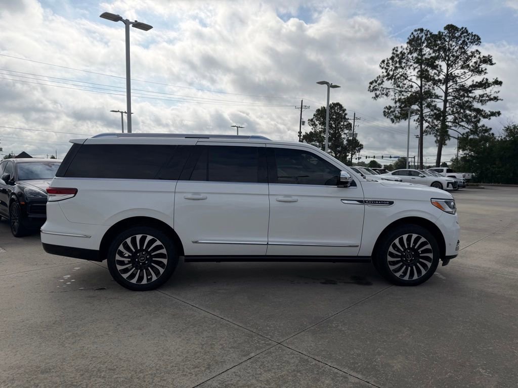 Used 2022 Lincoln Navigator L Black Label AWD/4WD image 4