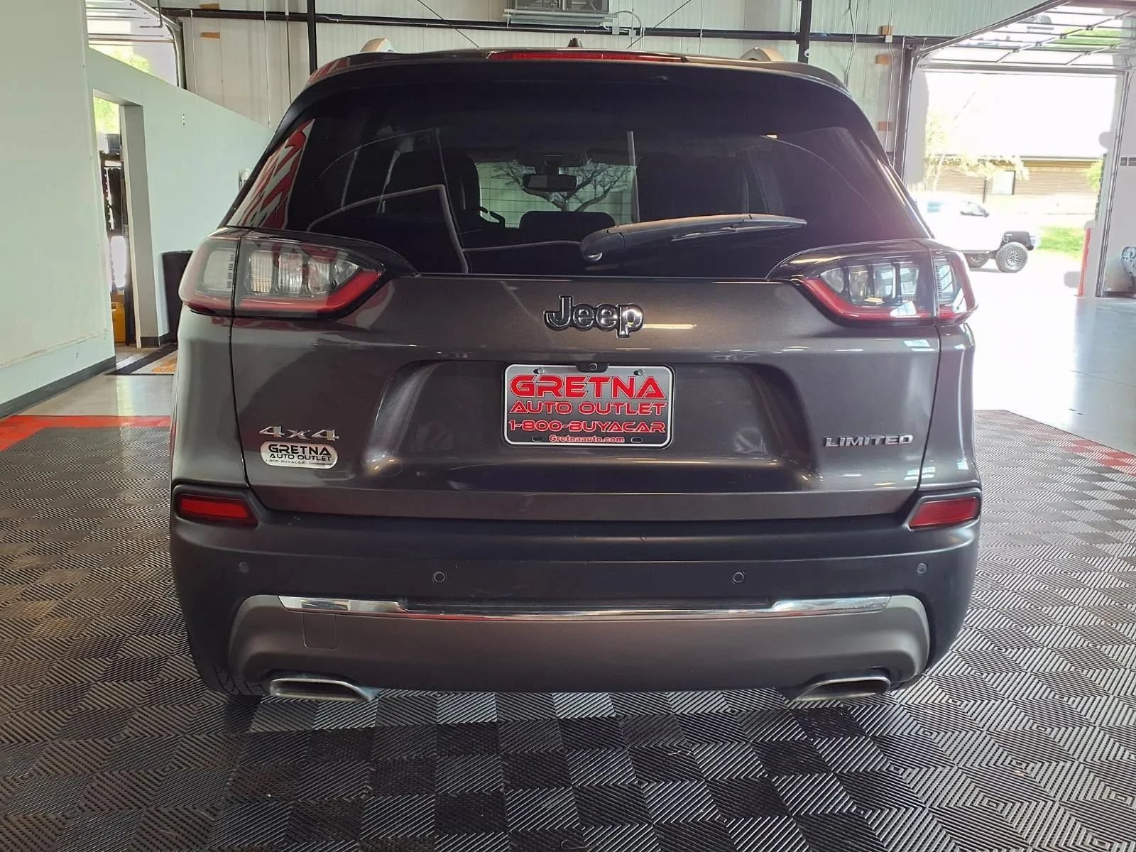 Used 2019 Jeep Cherokee Limited AWD/4WD image 5