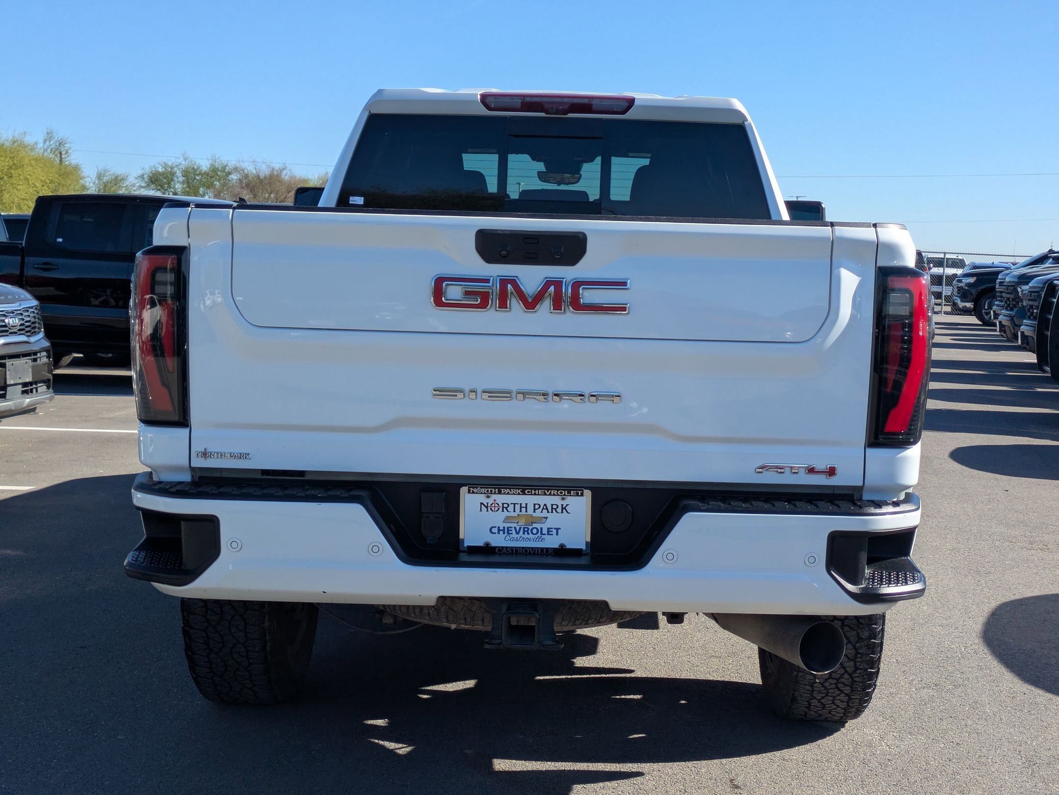 Used 2024 GMC Sierra 2500 AT4 w/ AT4 Premium Plus Package image 4