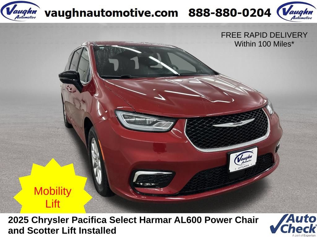 Used 2025 Chrysler Pacifica Select