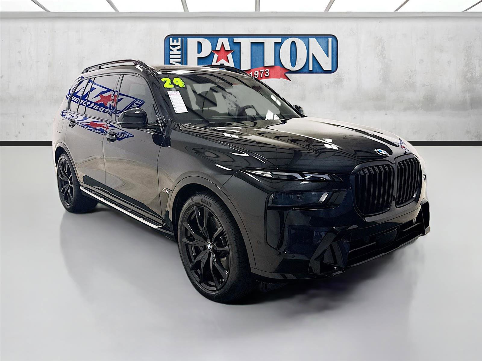 Used 2024 BMW X7 xDrive40i w/ M Sport Package image 1