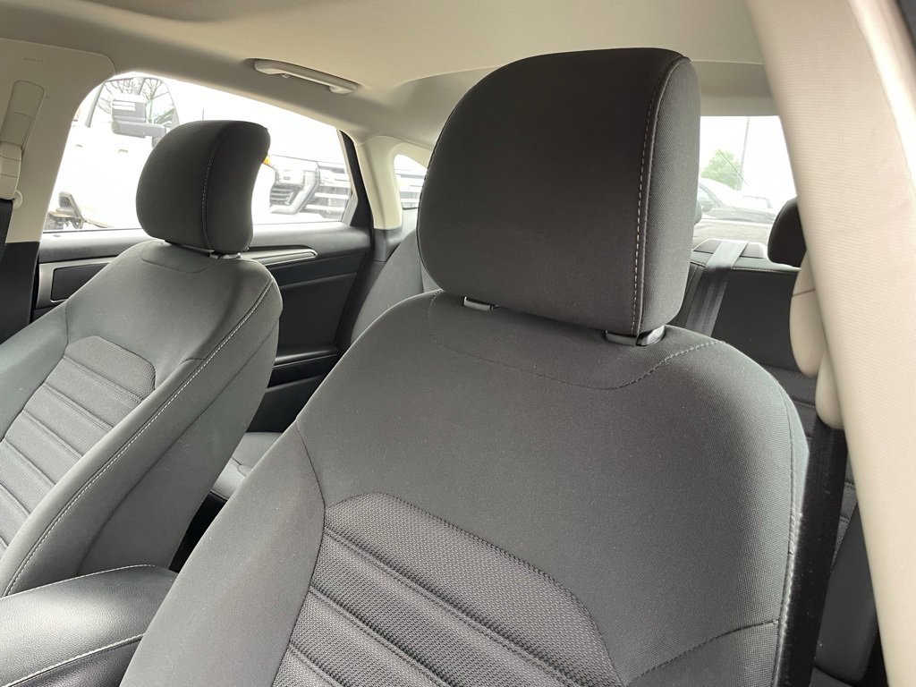 Used 2019 Ford Fusion SE image 23