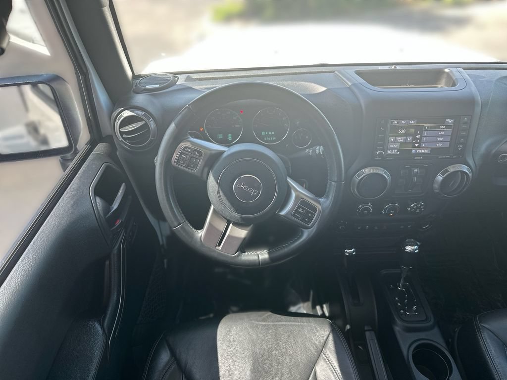 Used 2018 Jeep Wrangler Unlimited Sahara AWD/4WD image 11