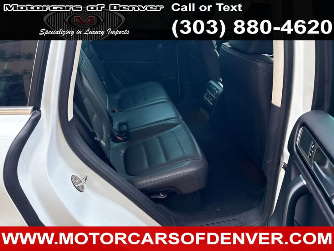 Used 2015 Volkswagen Touareg Sport AWD/4WD image 10