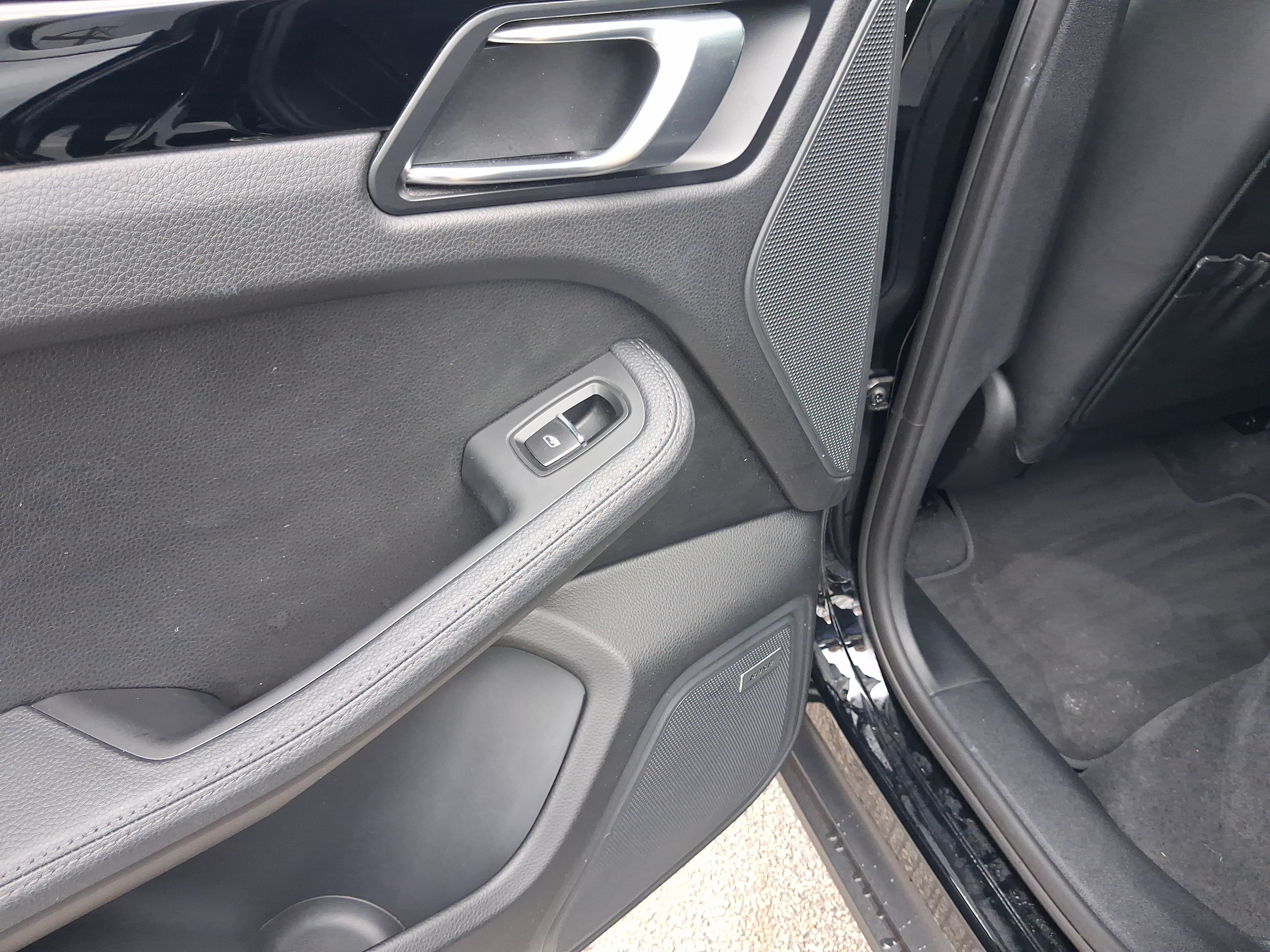 Used 2019 Porsche Macan S AWD/4WD image 10