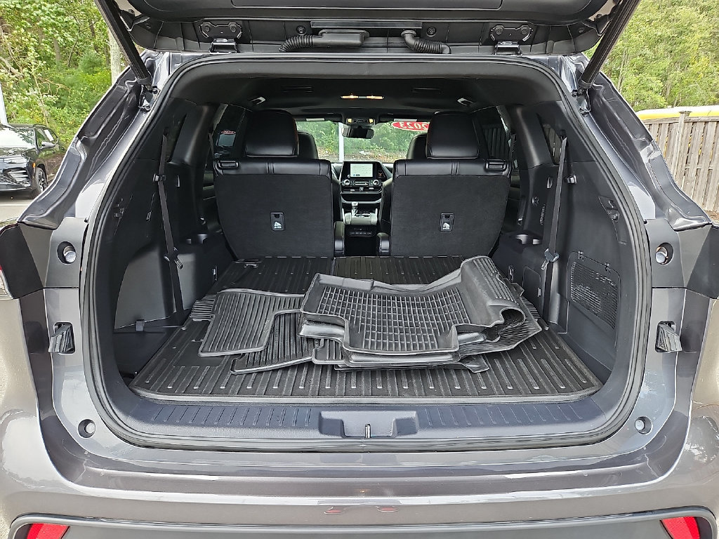 Used 2023 Toyota Highlander XSE AWD/4WD image 30