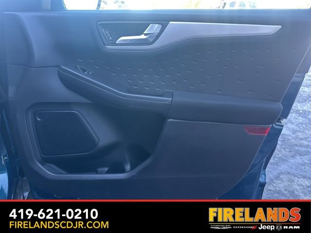 Used 2020 Ford Escape SE Sport image 16