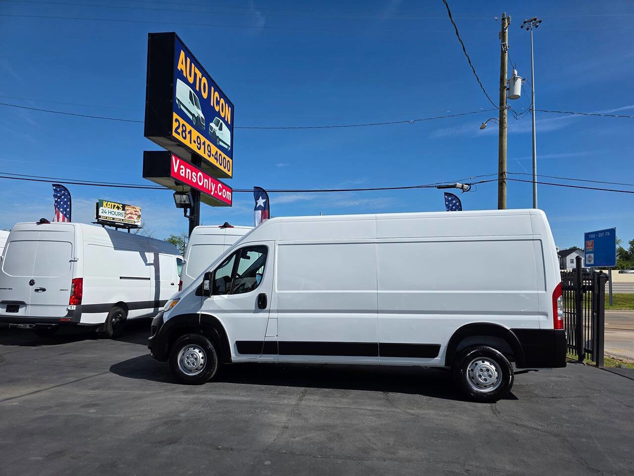 Used 2023 RAM ProMaster 2500 image 4