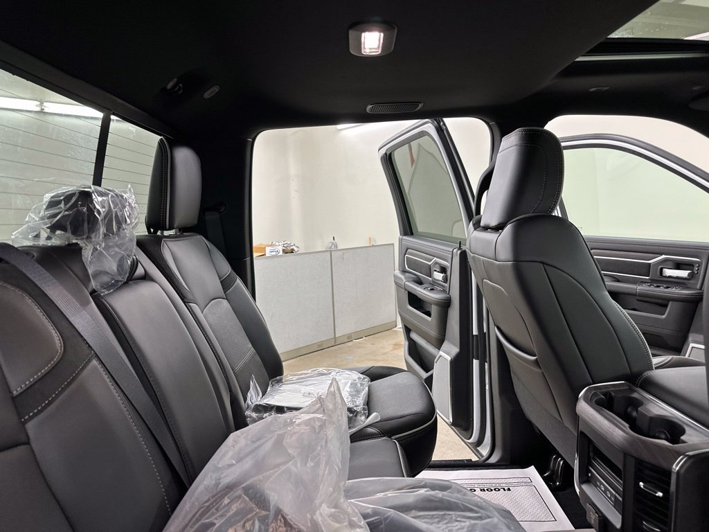 New 2026 RAM 3500 Laramie AWD/4WD image 30