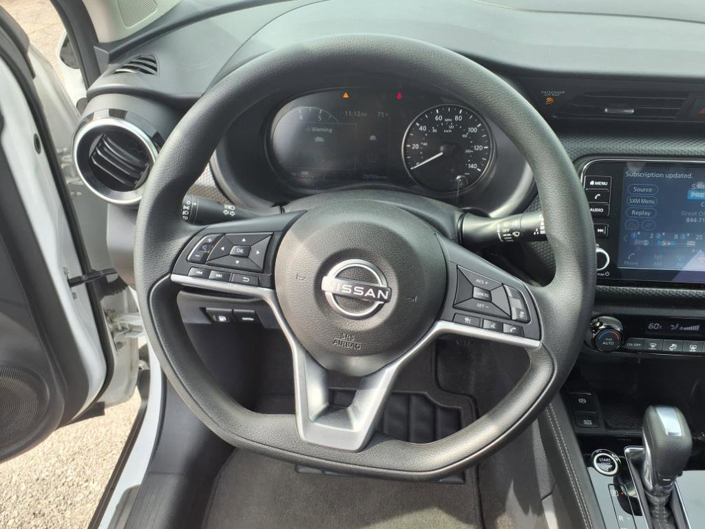 Used 2022 Nissan Kicks SV w/ Interior Electronics Package FWD image 13
