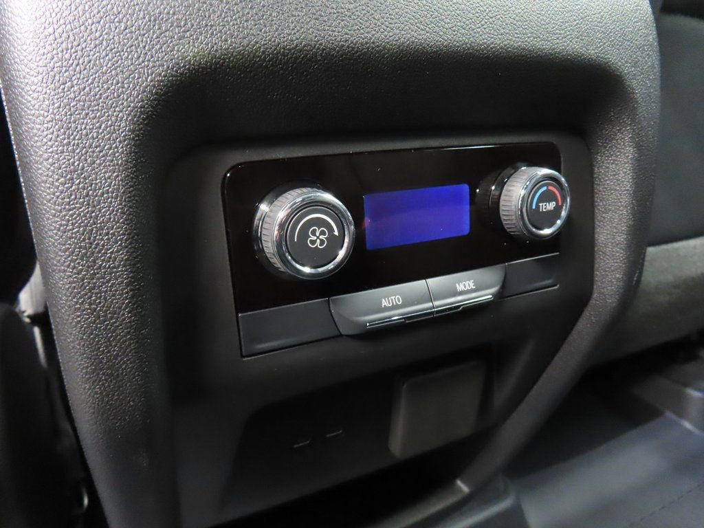 Used 2025 Chevrolet Traverse Z71 image 11