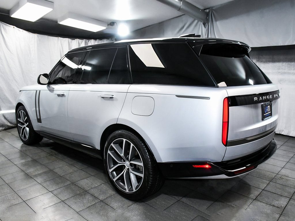 Used 2025 Land Rover Range Rover SE AWD/4WD image 4