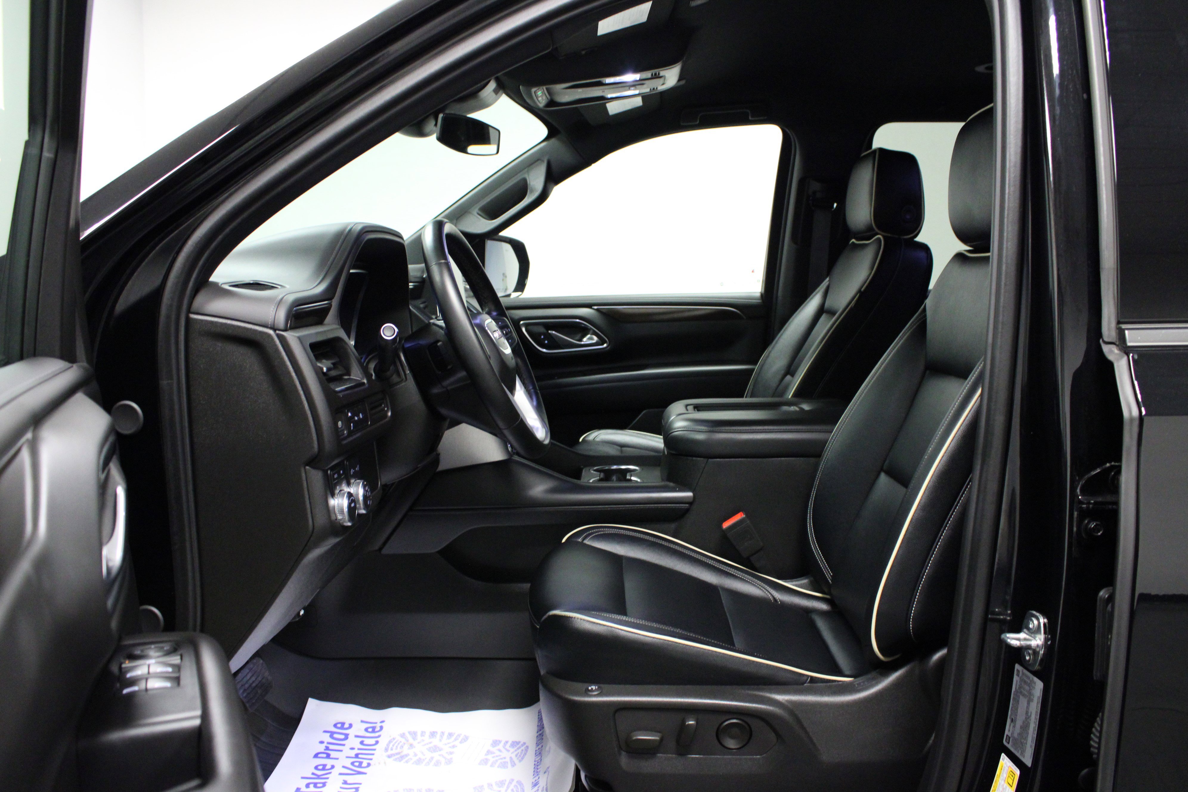 Used 2024 GMC Yukon XL SLE image 12