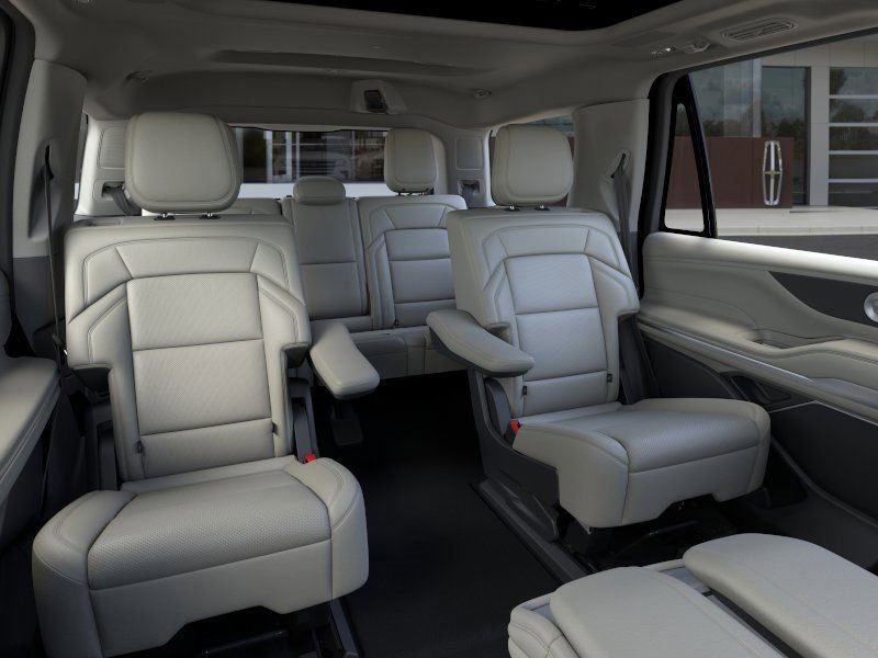 New 2025 Lincoln Navigator Reserve image 12