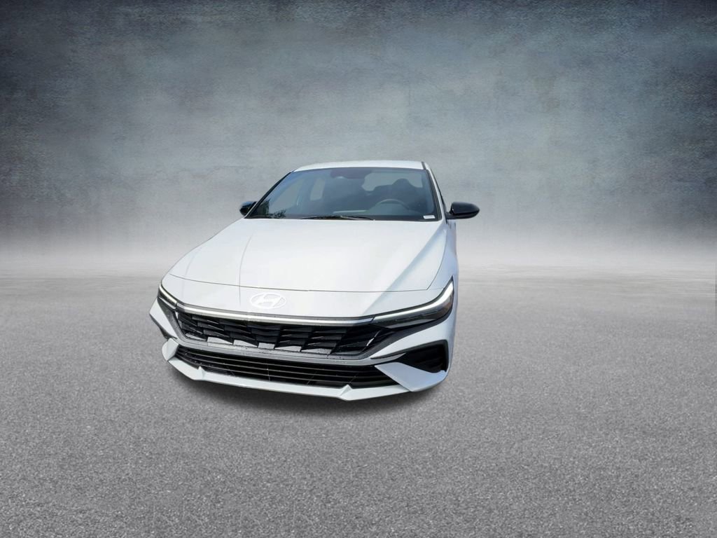 Used 2025 Hyundai Elantra Sport image 7