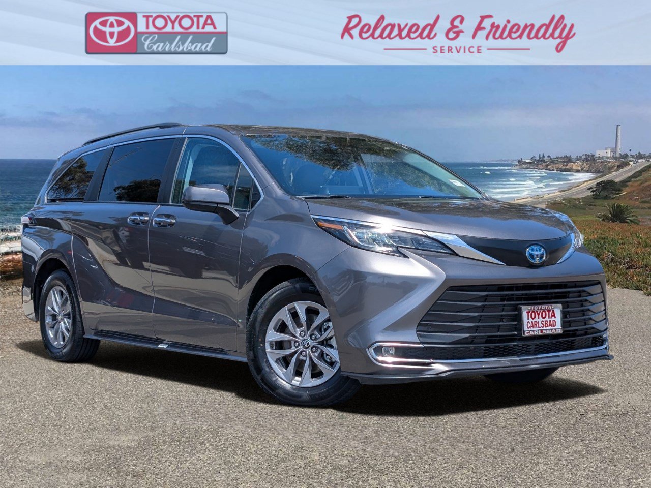 Used 2023 Toyota Sienna XLE FWD image 1