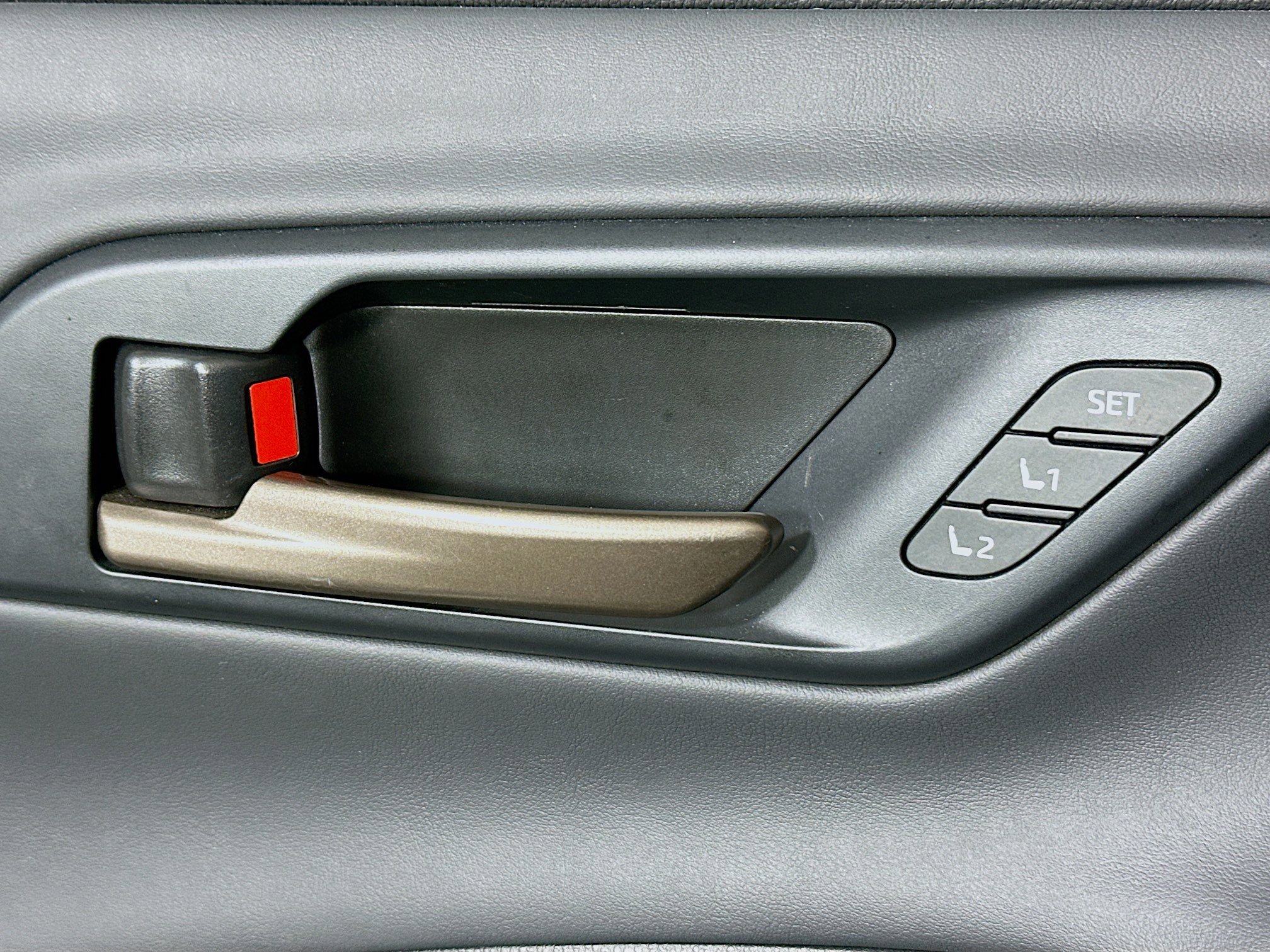 Used 2024 Toyota Crown Limited image 14