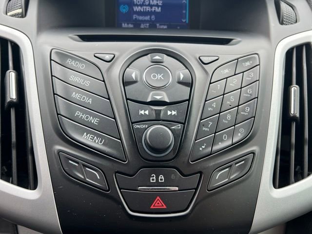 Used 2014 Ford Focus SE w/ Equipment Group 201A FWD image 18