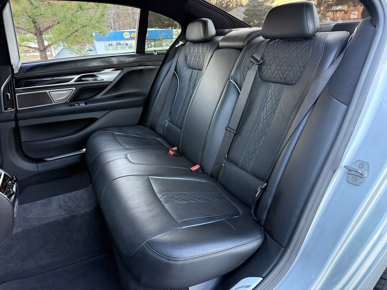 Used 2019 BMW 750i xDrive 750i xDrive w/ Executive Package image 44