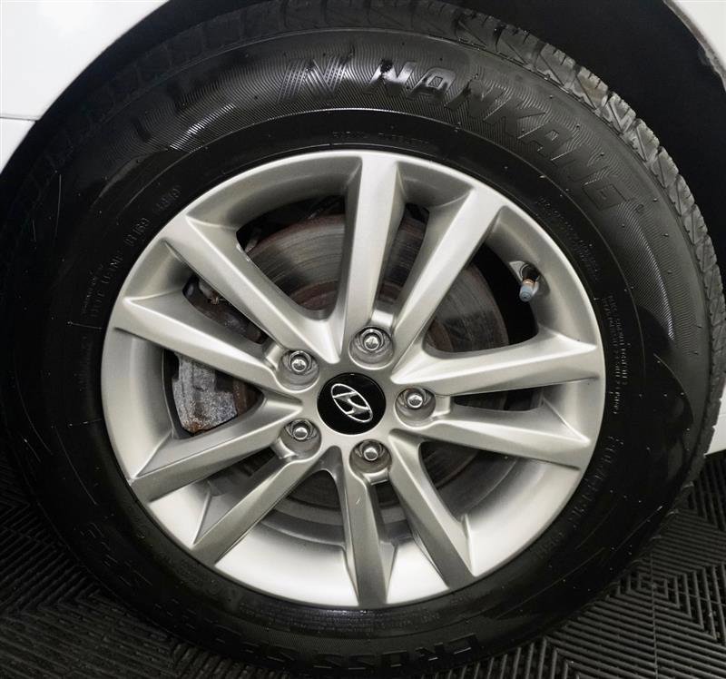 Used 2017 Hyundai Sonata SE image 3