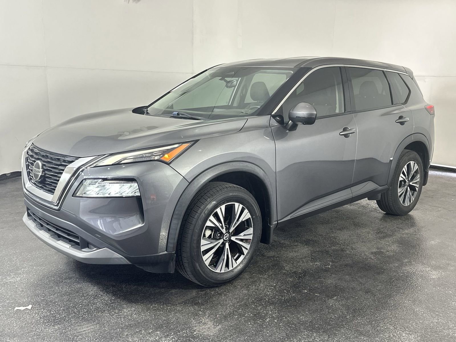 Used 2021 Nissan Rogue SV image 4